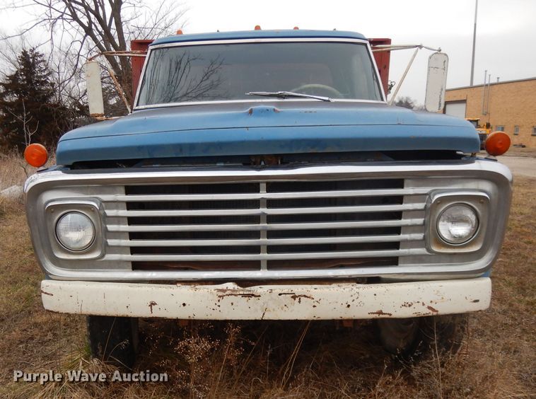 image for item DL2743 1967 Ford 600  grain truck