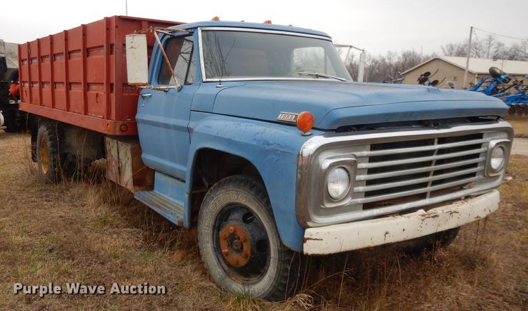 image for item DL2743 1967 Ford 600  grain truck