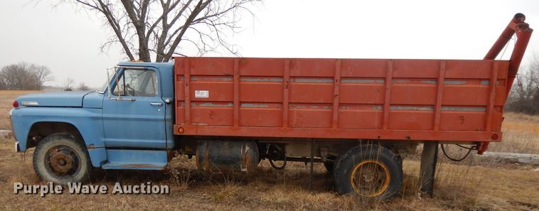image for item DL2743 1967 Ford 600  grain truck