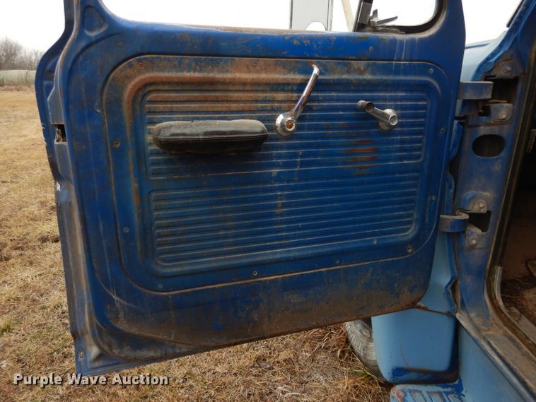 image for item DL2743 1967 Ford 600  grain truck