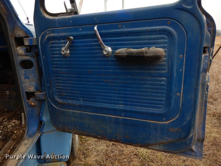 image for item DL2743 1967 Ford 600  grain truck