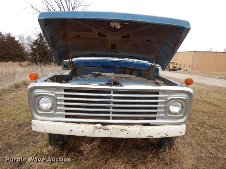 image for item DL2743 1967 Ford 600  grain truck