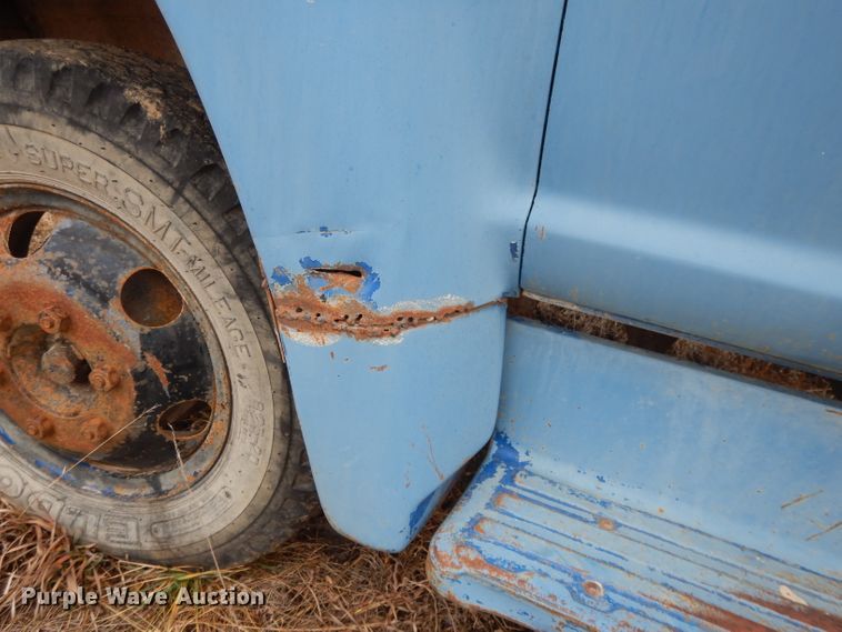 image for item DL2743 1967 Ford 600  grain truck