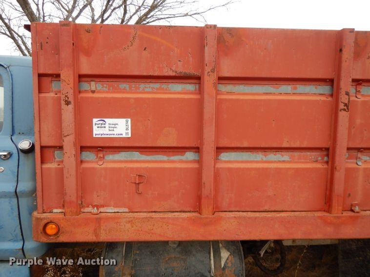 image for item DL2743 1967 Ford 600  grain truck