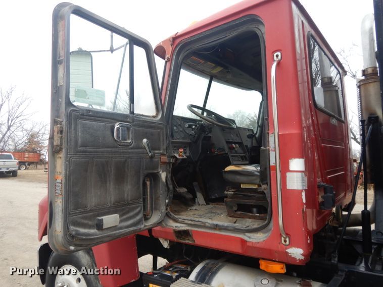 image for item DL2745 1991 Mack CH613  fertilizer tender truck