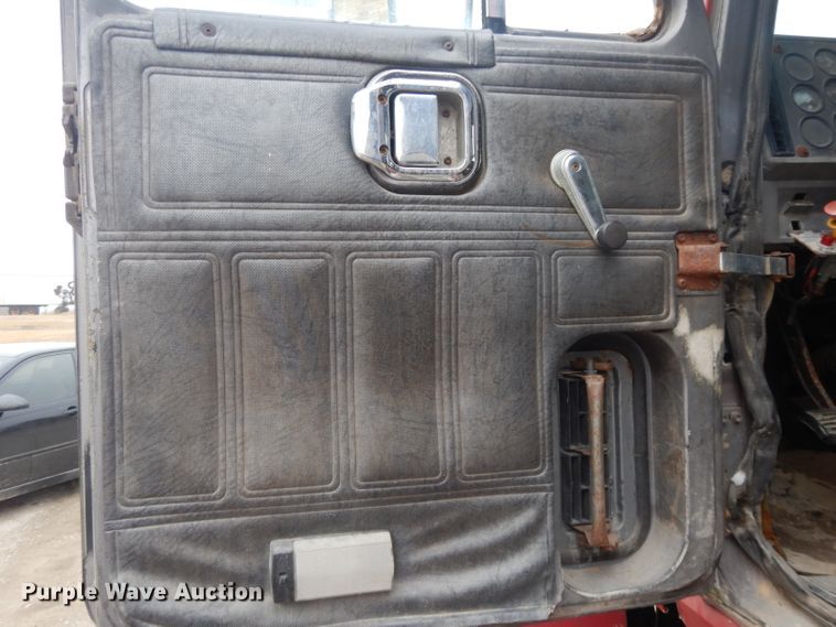 image for item DL2745 1991 Mack CH613  fertilizer tender truck