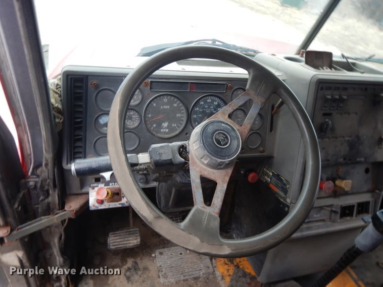 image for item DL2745 1991 Mack CH613  fertilizer tender truck