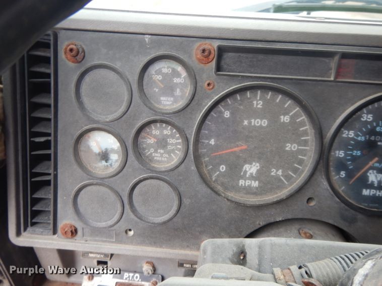 image for item DL2745 1991 Mack CH613  fertilizer tender truck