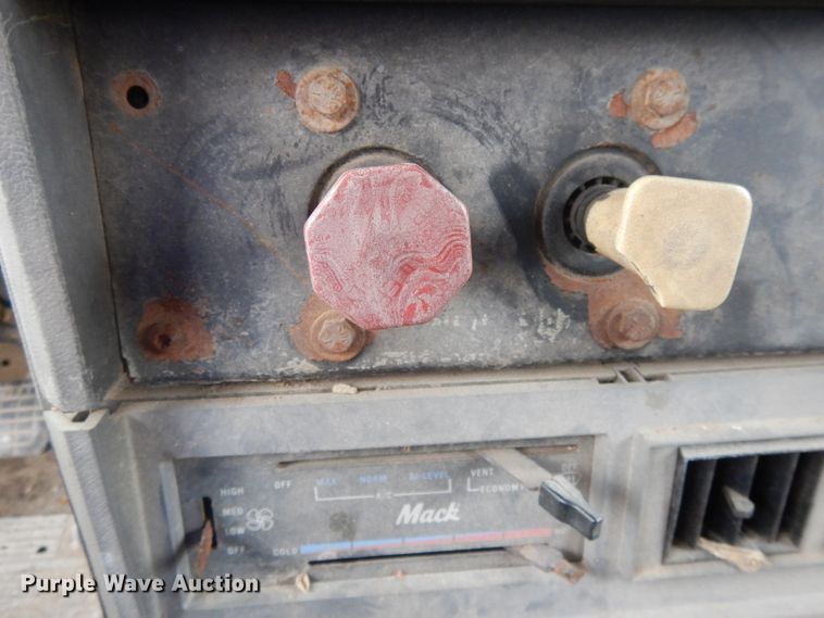 image for item DL2745 1991 Mack CH613  fertilizer tender truck