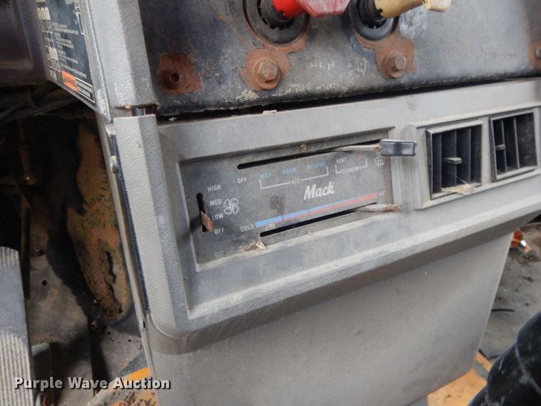 image for item DL2745 1991 Mack CH613  fertilizer tender truck