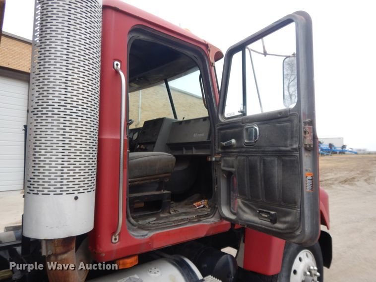 image for item DL2745 1991 Mack CH613  fertilizer tender truck