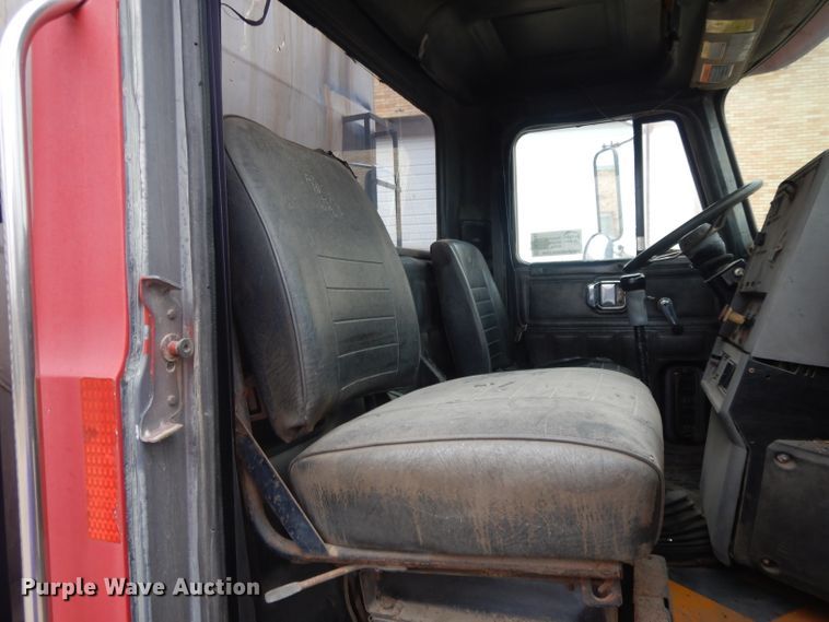 image for item DL2745 1991 Mack CH613  fertilizer tender truck