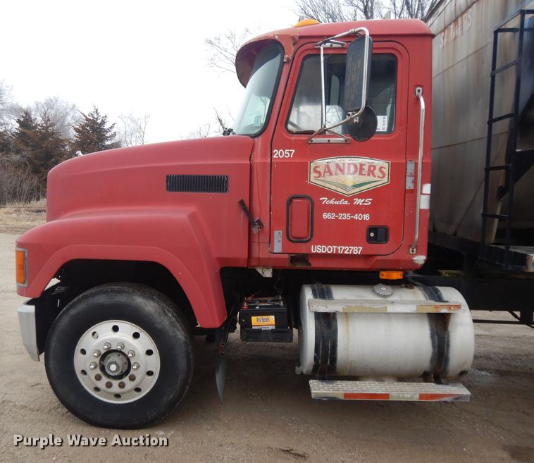 image for item DL2745 1991 Mack CH613  fertilizer tender truck