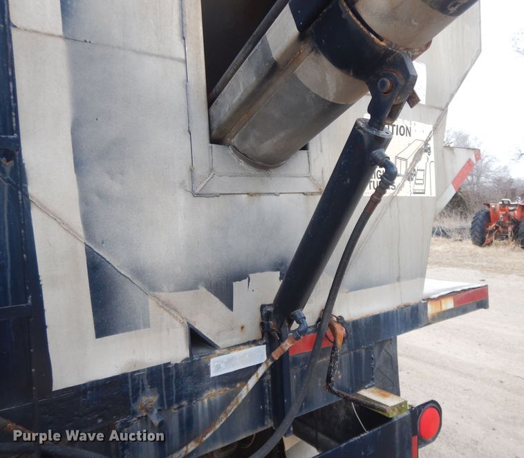 image for item DL2745 1991 Mack CH613  fertilizer tender truck