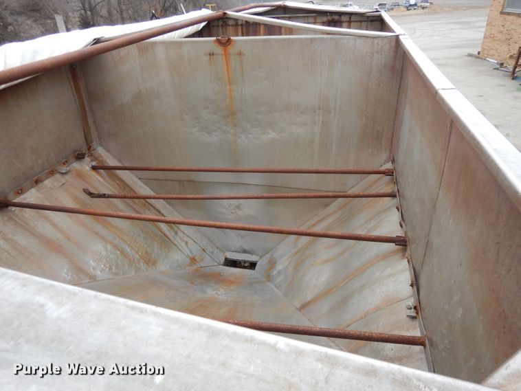 image for item DL2745 1991 Mack CH613  fertilizer tender truck