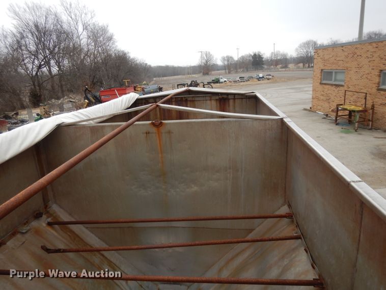 image for item DL2745 1991 Mack CH613  fertilizer tender truck