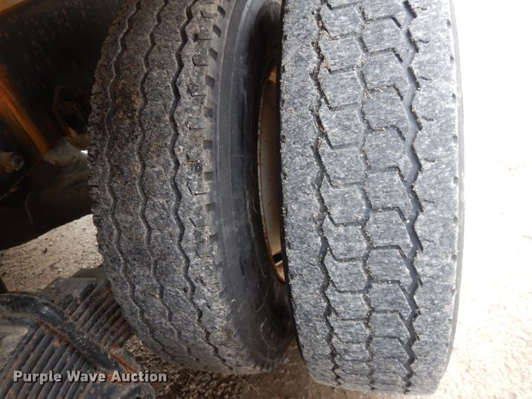 image for item DL2745 1991 Mack CH613  fertilizer tender truck