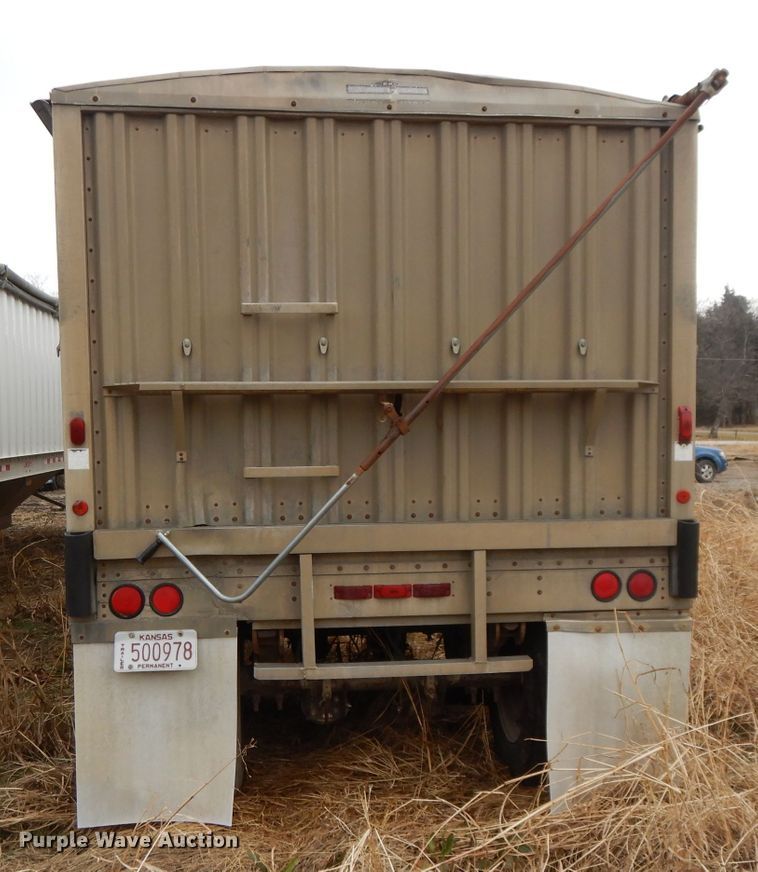 image for item DL2747 1985 Wilson AGH700 grain trailer