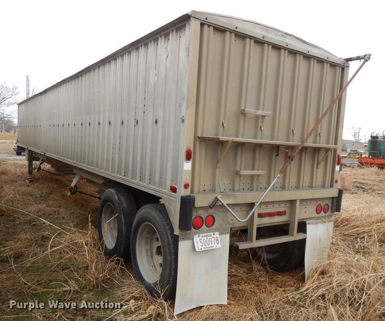 image for item DL2747 1985 Wilson AGH700 grain trailer