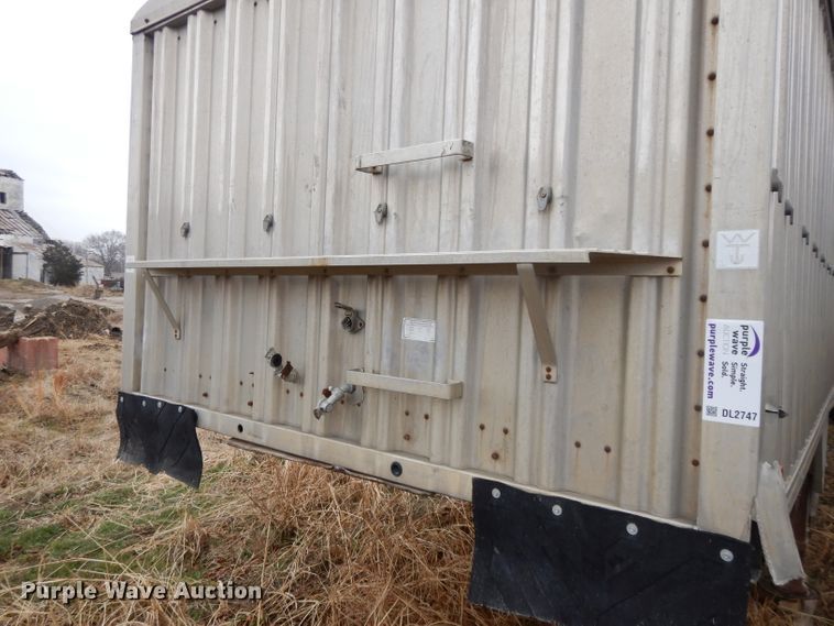 image for item DL2747 1985 Wilson AGH700 grain trailer