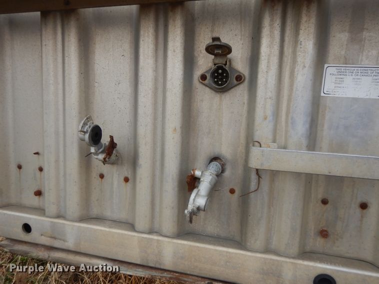 image for item DL2747 1985 Wilson AGH700 grain trailer