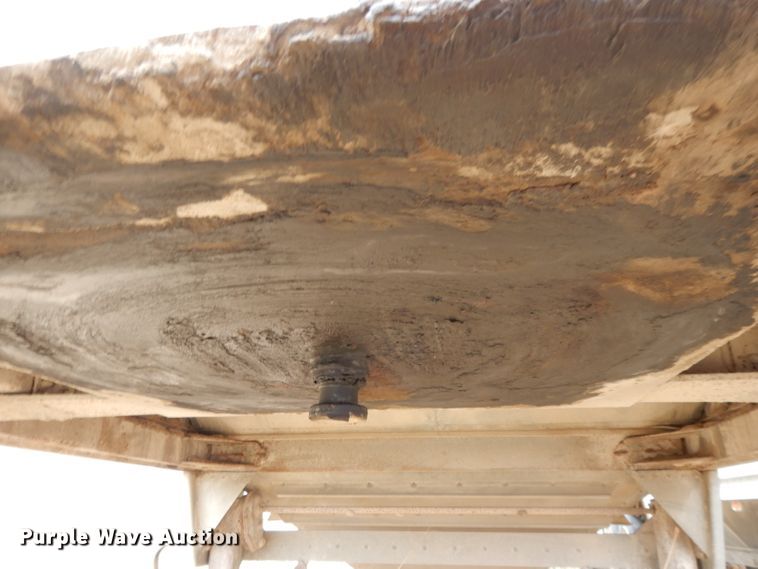 image for item DL2747 1985 Wilson AGH700 grain trailer