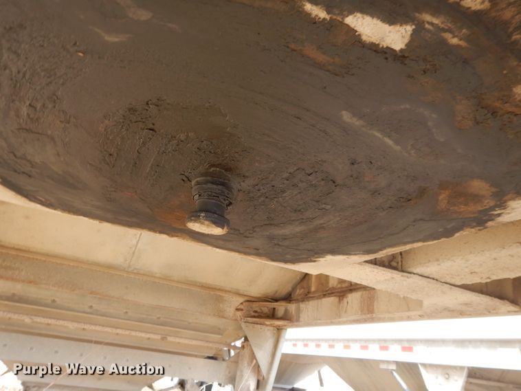 image for item DL2747 1985 Wilson AGH700 grain trailer