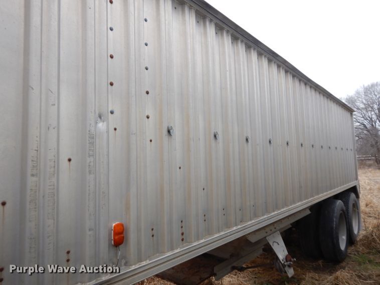 image for item DL2747 1985 Wilson AGH700 grain trailer