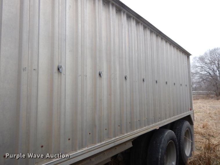 image for item DL2747 1985 Wilson AGH700 grain trailer