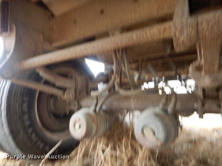 image for item DL2747 1985 Wilson AGH700 grain trailer