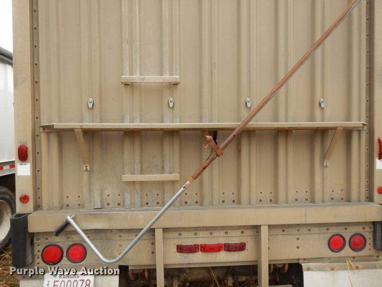 image for item DL2747 1985 Wilson AGH700 grain trailer