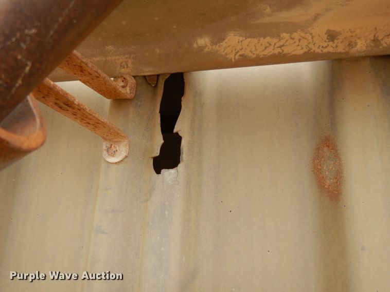 image for item DL2747 1985 Wilson AGH700 grain trailer