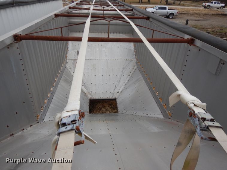 image for item DL2747 1985 Wilson AGH700 grain trailer