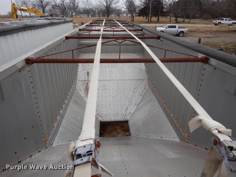 image for item DL2747 1985 Wilson AGH700 grain trailer