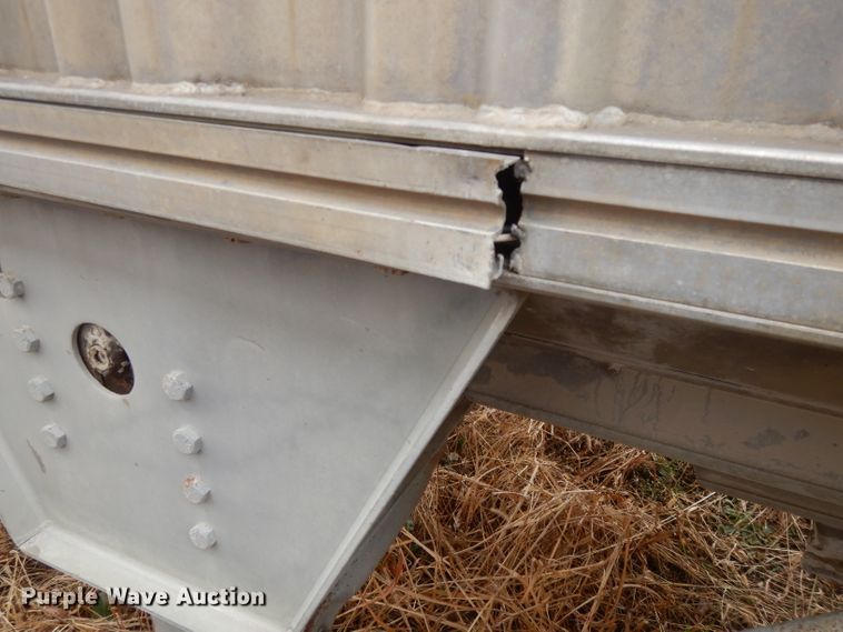 image for item DL2747 1985 Wilson AGH700 grain trailer