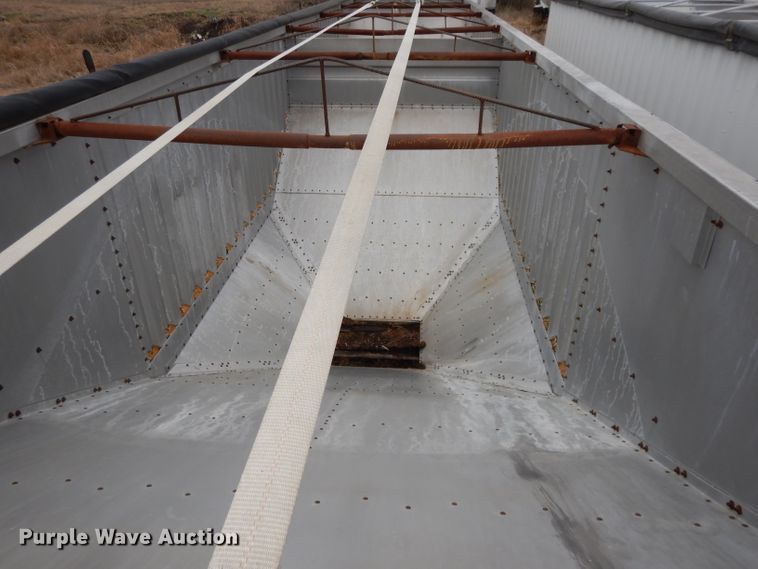 image for item DL2747 1985 Wilson AGH700 grain trailer