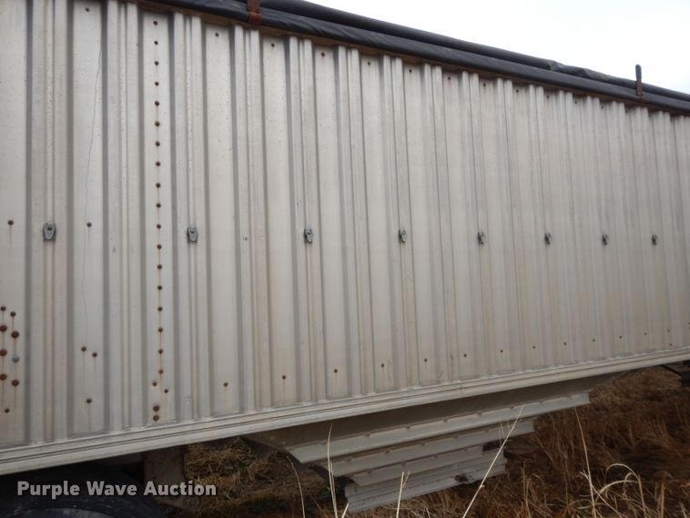 image for item DL2747 1985 Wilson AGH700 grain trailer