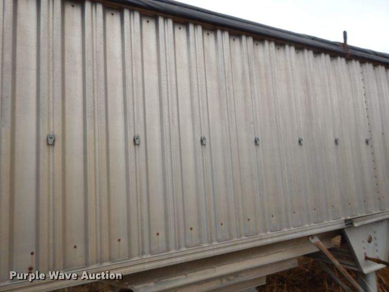 image for item DL2747 1985 Wilson AGH700 grain trailer