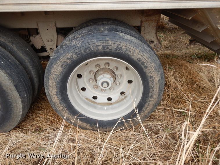 image for item DL2747 1985 Wilson AGH700 grain trailer