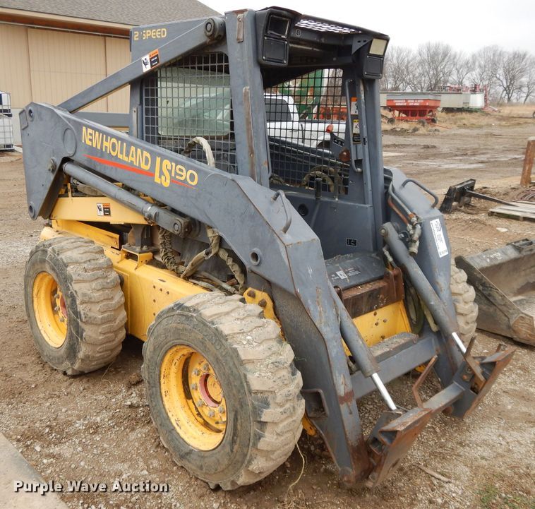image for item DL2748 1999 New Holland LS190  skid steer loader