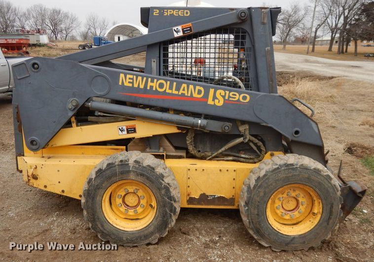 image for item DL2748 1999 New Holland LS190  skid steer loader