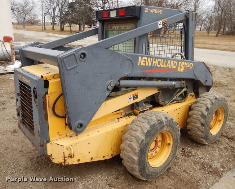 image for item DL2748 1999 New Holland LS190  skid steer loader