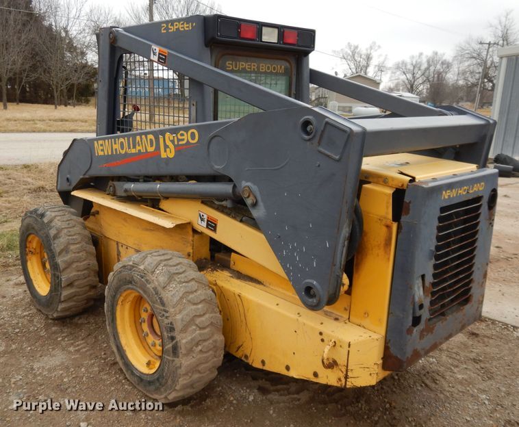 image for item DL2748 1999 New Holland LS190  skid steer loader