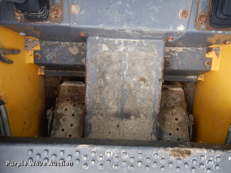 image for item DL2748 1999 New Holland LS190  skid steer loader