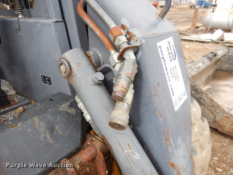 image for item DL2748 1999 New Holland LS190  skid steer loader