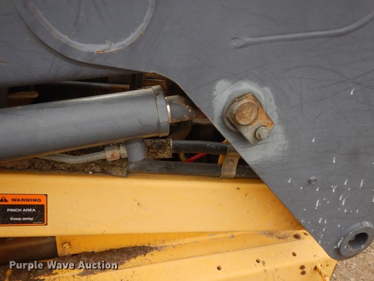 image for item DL2748 1999 New Holland LS190  skid steer loader