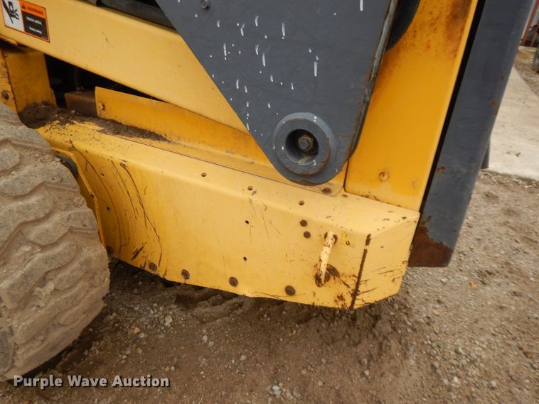 image for item DL2748 1999 New Holland LS190  skid steer loader