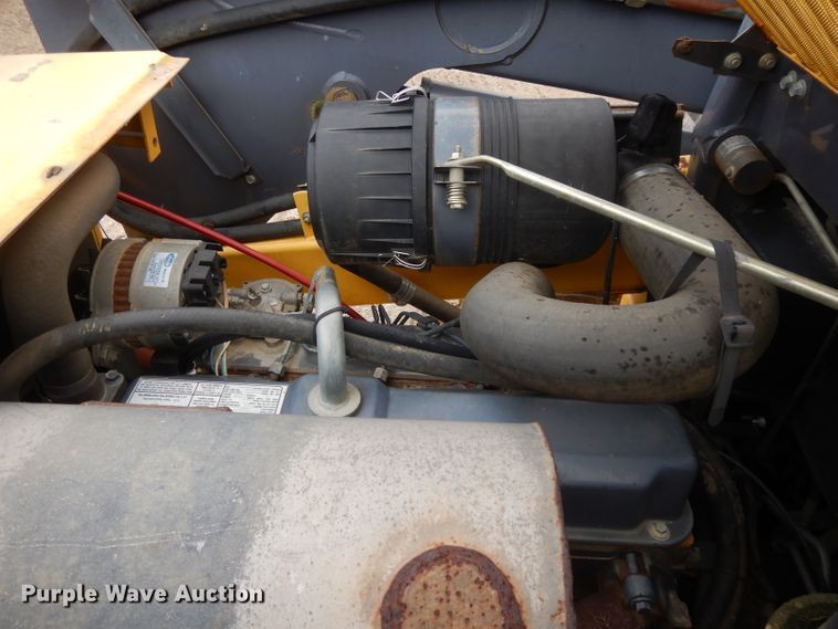 image for item DL2748 1999 New Holland LS190  skid steer loader