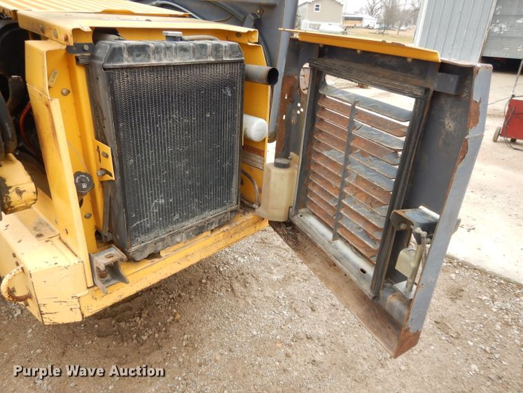 image for item DL2748 1999 New Holland LS190  skid steer loader