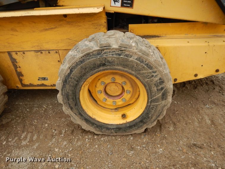 image for item DL2748 1999 New Holland LS190  skid steer loader